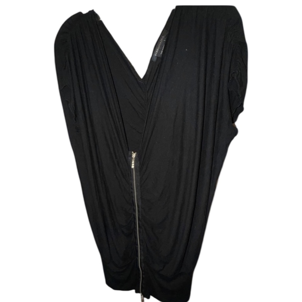 BCBGMaxazria size large black double V-neck short sleeve top with full zipper